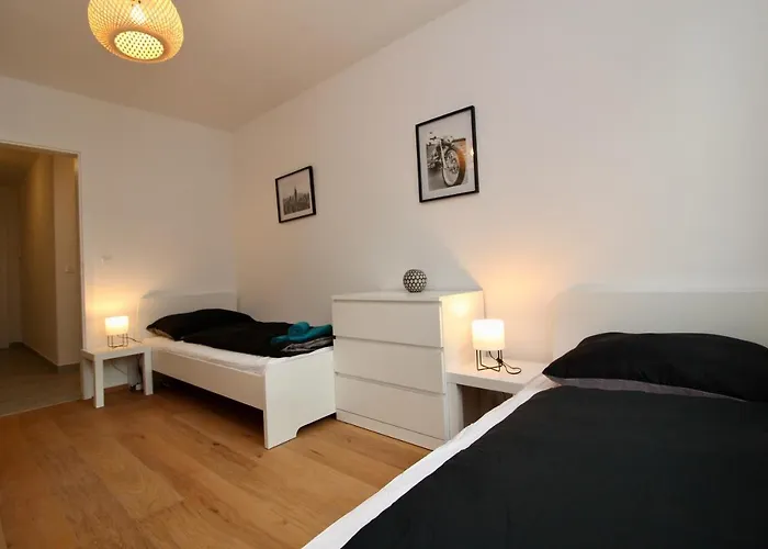 Modern Balcony With Free Parking * וינה